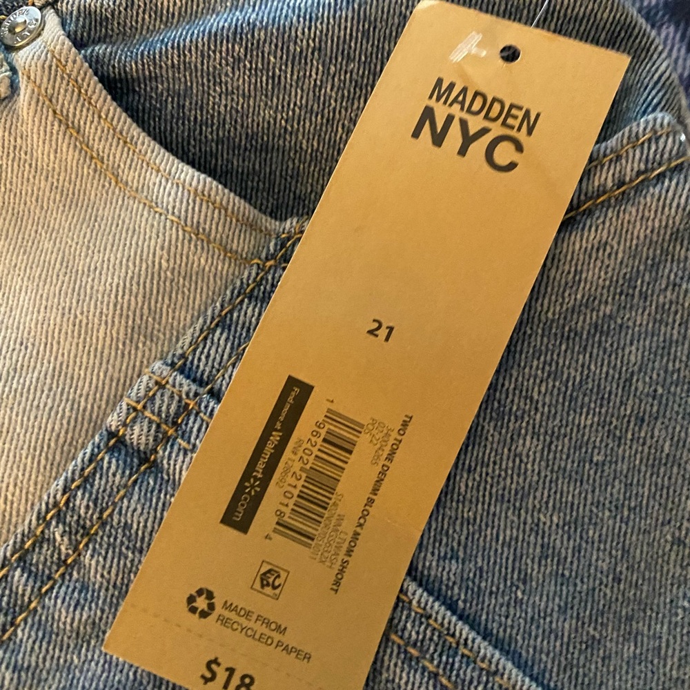 NWT Two Toned Jean Shorts - Picture 4 of 5